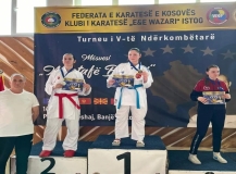 Nilüferli karateciler madalyalarla döndü

