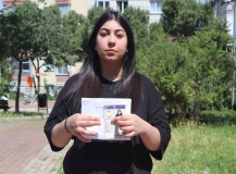 19 yaşındaki Dilan hem kimliği hem de vatandaşlığı olmadan yaşıyor
