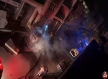 Bayraklı'da Park Halindeki Otomobil Alev Alev Yandı