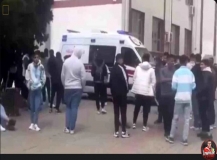 Kazara arkadaşını bıçakla yaraladı.