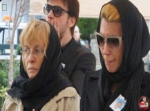 Hande Yener'in annesi hayatını kaybetti