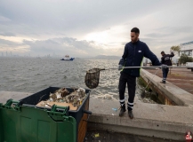 İzmir’de kirliliğin son durağı Körfez: Yılda bin 500 ton atık çıkarılıyor!