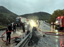 Bariyere çarpan otomobil alev alıp, yandı: 1 ölü, 1 yaralı